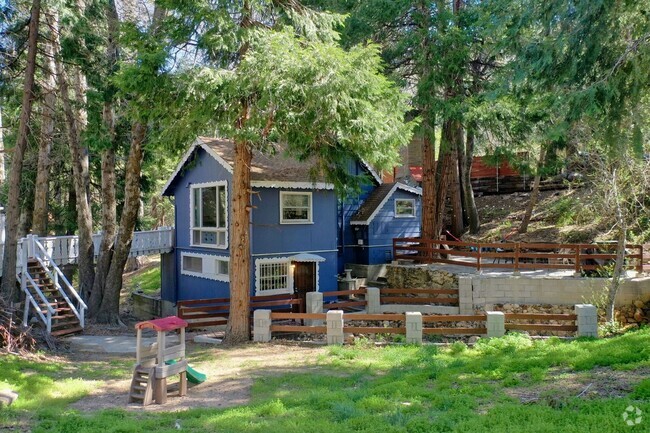 Building Photo - 407 S Dart Canyon Rd Rental