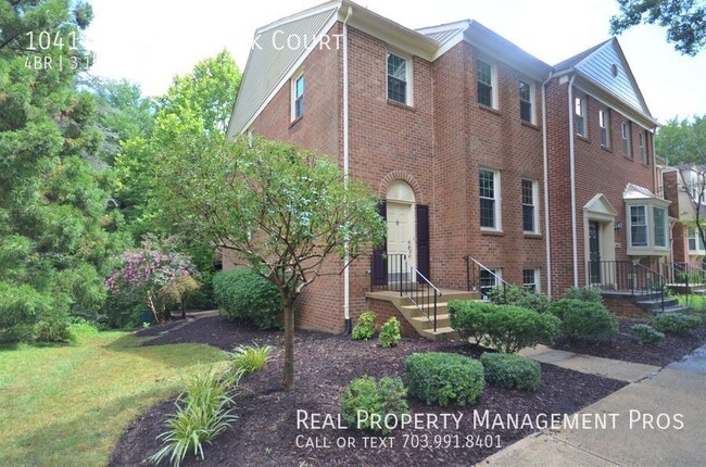 Building Photo - 10411 Carriagepark Ct Rental
