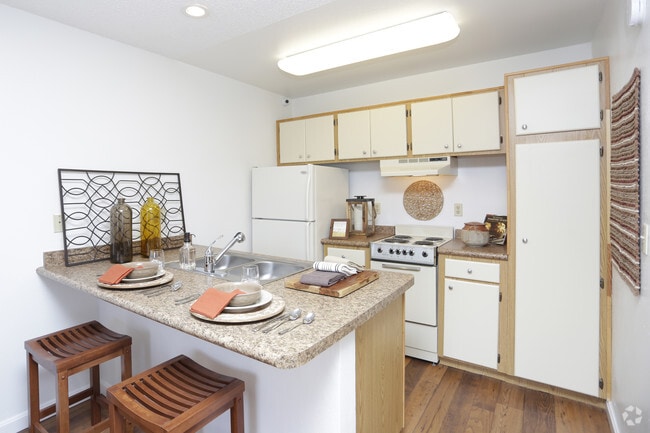 Studio, 1BA - 326 SF