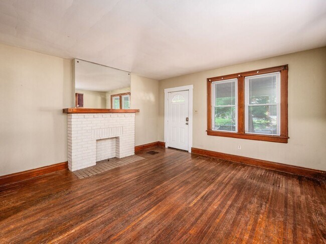 385 E 13th Ave
