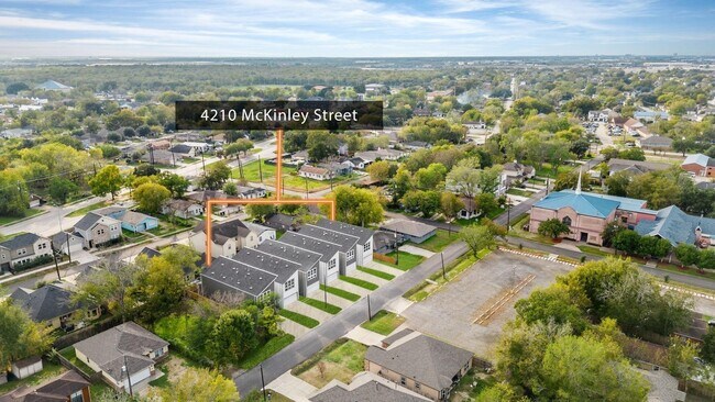 Photo - 4210 McKinley St