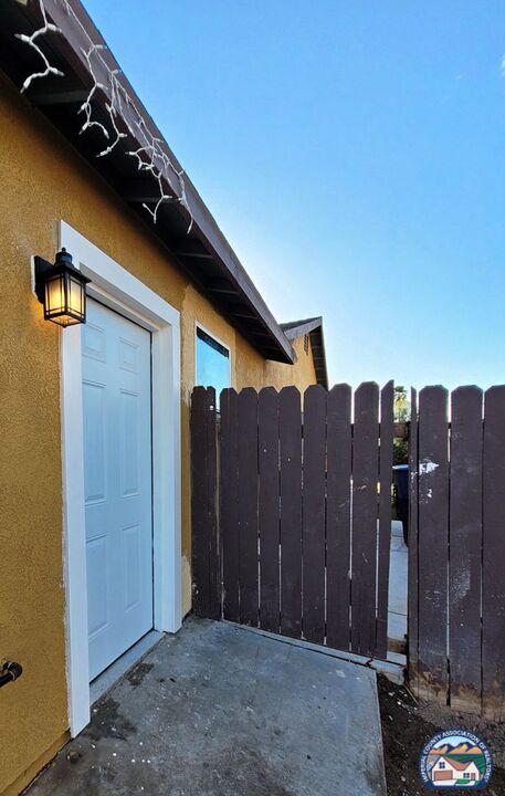 Building Photo - 401 G Anaya Ave