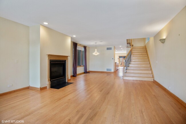 Photo - 1631 W Wolfram St