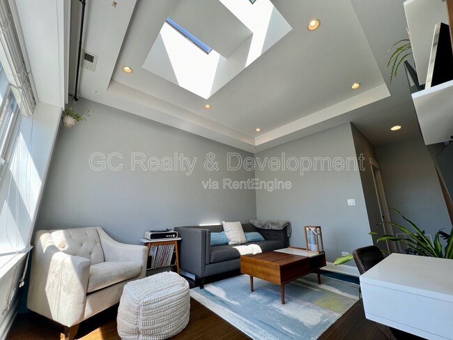 Photo - 2702 W Cortland St Unit 3