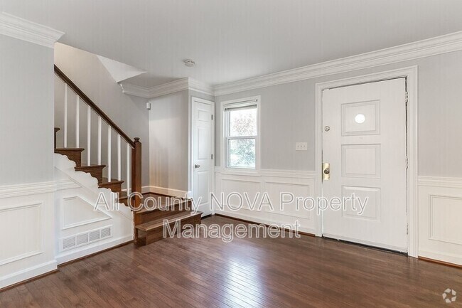 Building Photo - 2236 Farrington Ave Rental