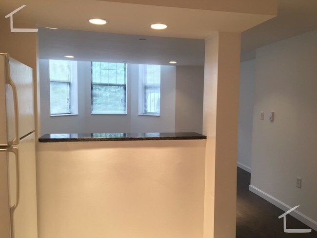 Photo - 111 Queensberry St Apartment Unit D