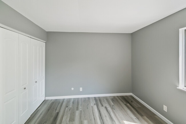 Photo - 164 Galewood Dr