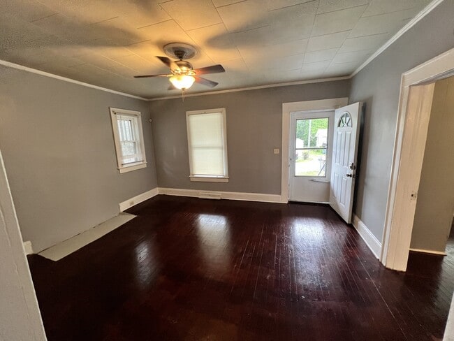 Photo - 610 Holt Ave