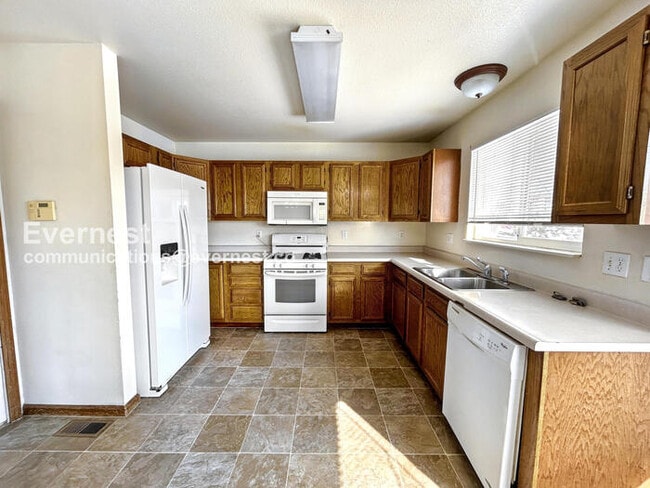 Photo - 615 Seawell Dr