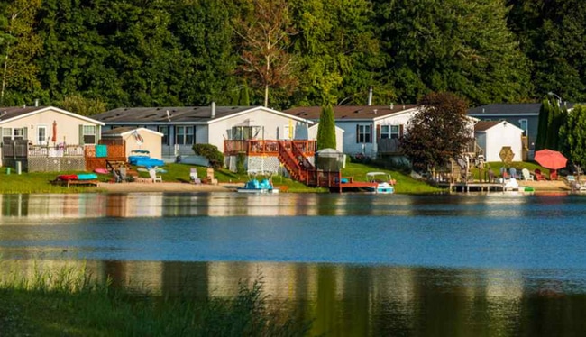 Photo - 900 Willow Ln