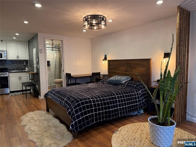 Photo - 42 Willow Wood Ct