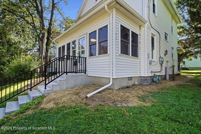 Photo - 413 Powell Ave