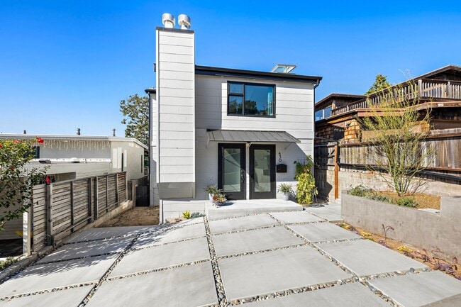 Building Photo - Woods Cove Ocean View Apartment