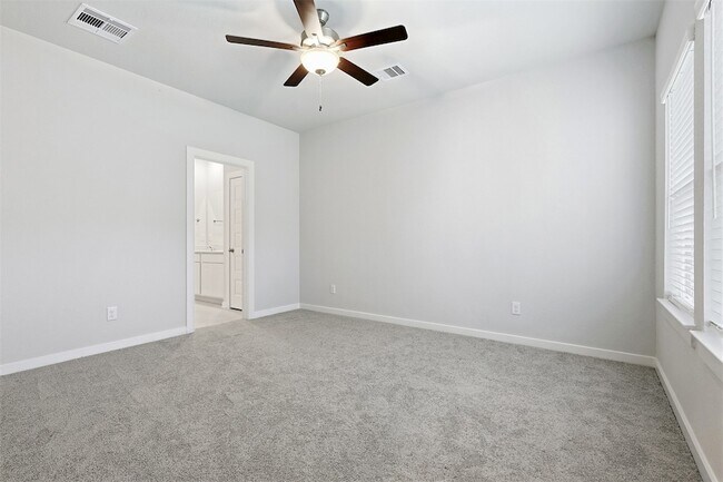 Photo - 8598 Blueberry Ash St