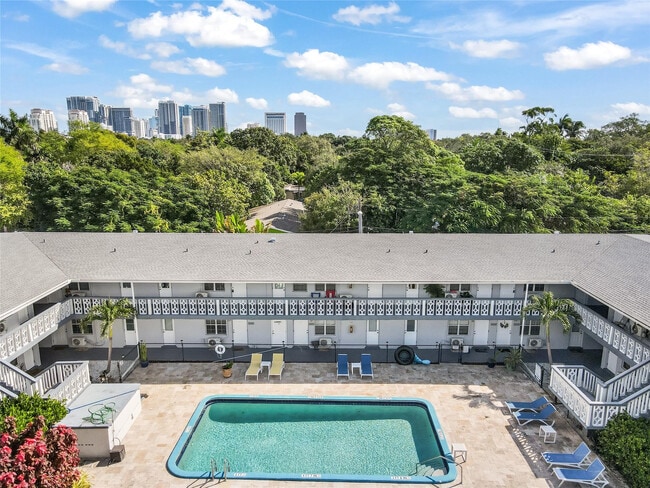 Building Photo - 626 SW 14th Ave Unit 202