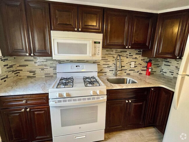 Building Photo - 728 Kearny Ave Rental