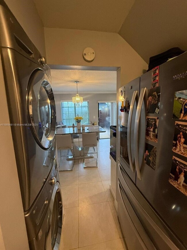 Photo - 1595 SW 122nd Ave Unidad 4-6