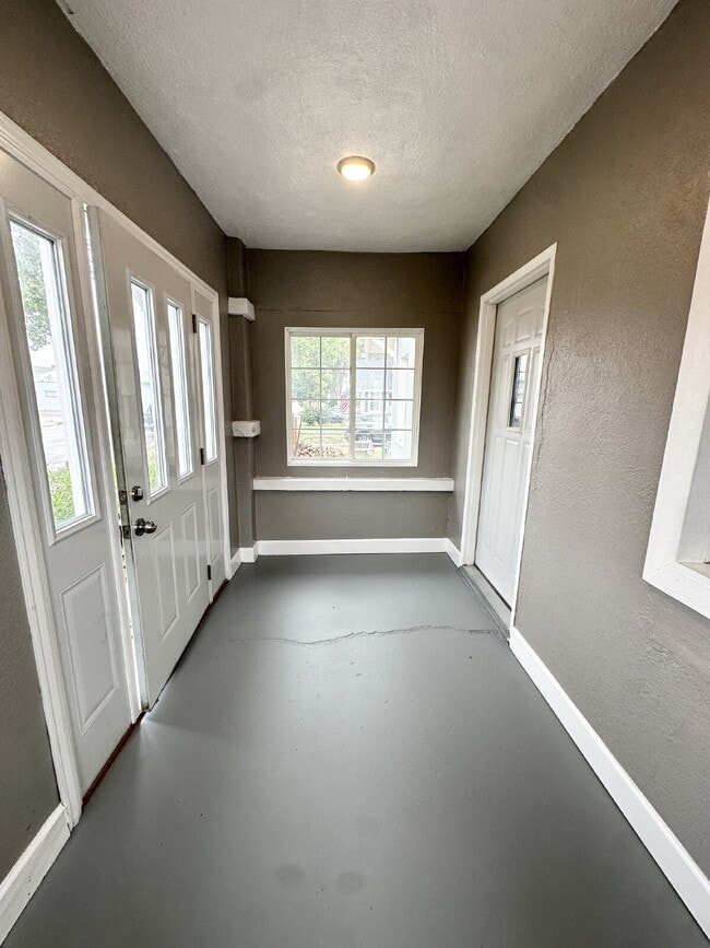 Photo - Cozy 1 Bedroom Retreat with All Utilities Included Unit A