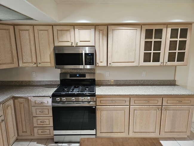 Photo - 316 Cambridge Dr