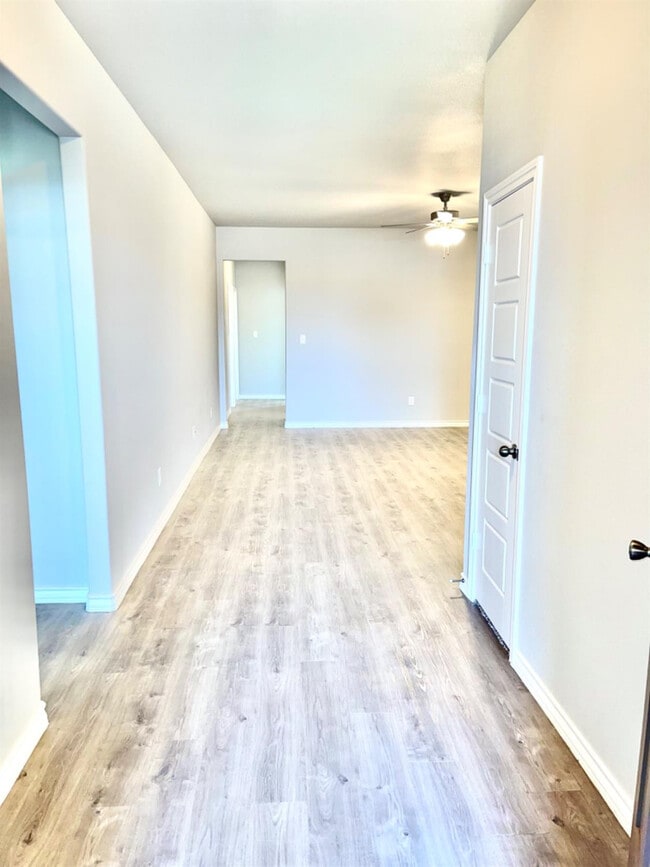 Photo - 7729 96th St