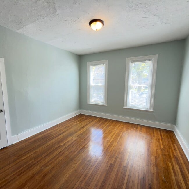 Photo - 1047 Park St SW