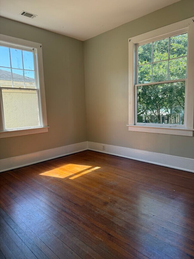 Photo - FOR RENT