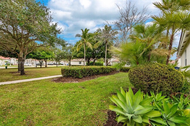 Photo - 18823 SW 28th St