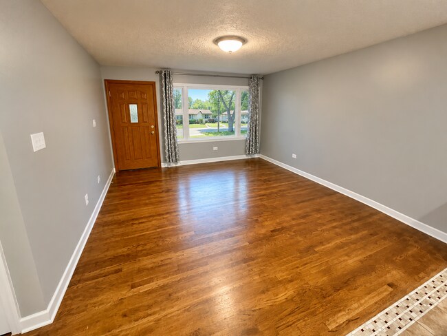 Photo - 120 E Oltendorf Rd