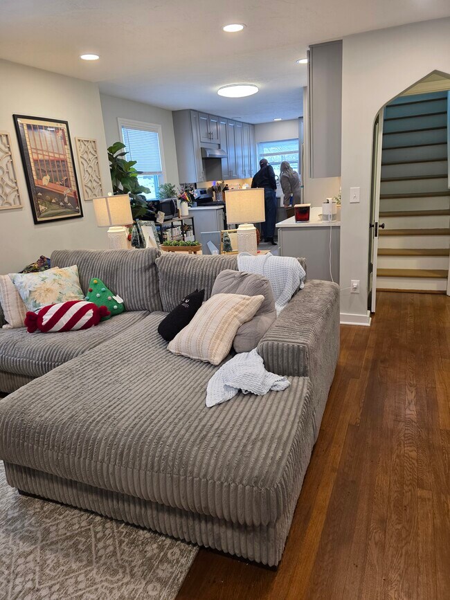 Photo - 905 Benton Ave