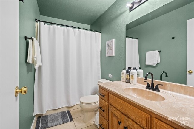 Building Photo - 13 Yarmouth Dr