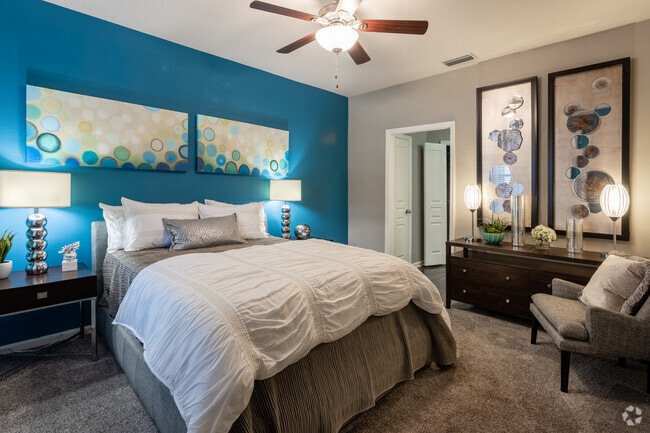 2BR, 2BA - 1,302 SF