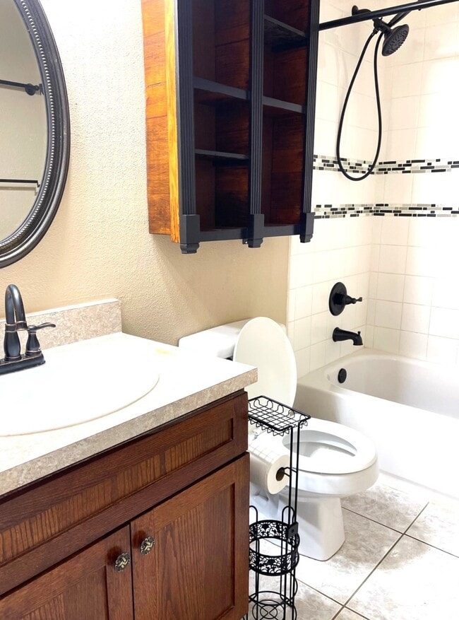 Photo - 1134 Somercotes Ln