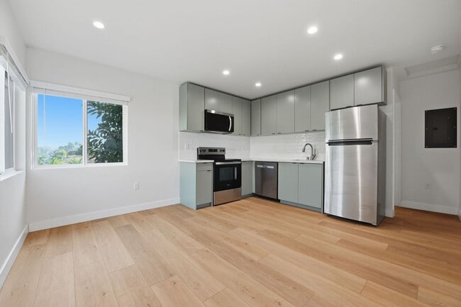 Photo - 2735 Broadway-2 Unidad 2