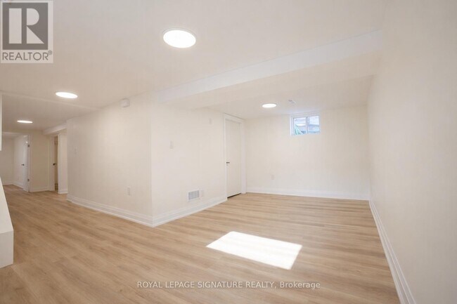 Photo - B - 5 TWENTIETH STREET