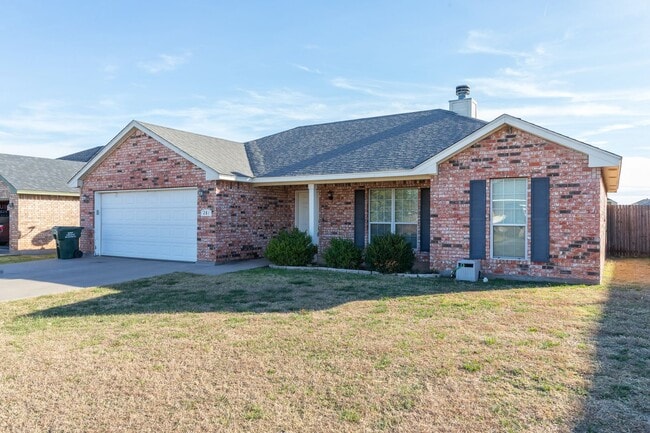 Photo - 3/2/2 READY TO RENT!