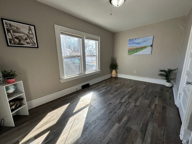 Photo - 3 bed, 1 bath home for rent in Waterloo