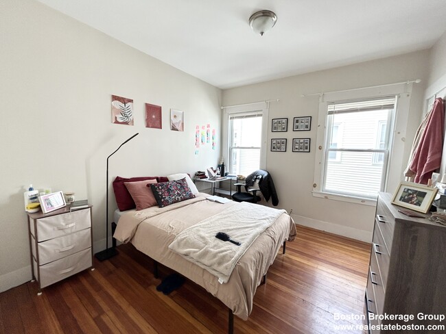 18 Romsey St