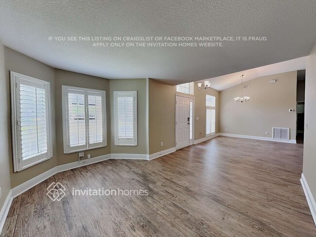 Photo - 3169 Floral Way E