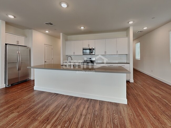 Photo - 3328 Blodwen St