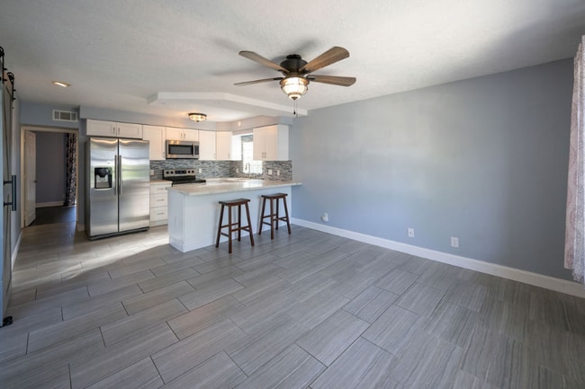 Photo - 902 NE 34th St Unidad W