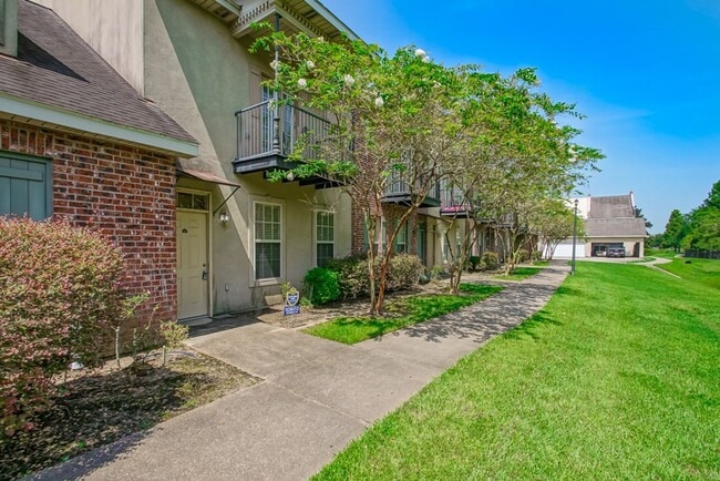 Photo - 10600 Lakes Blvd