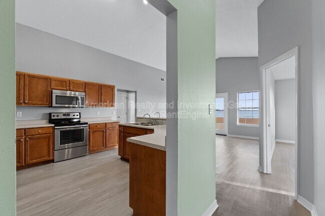 Photo - 742 Saltair Ln