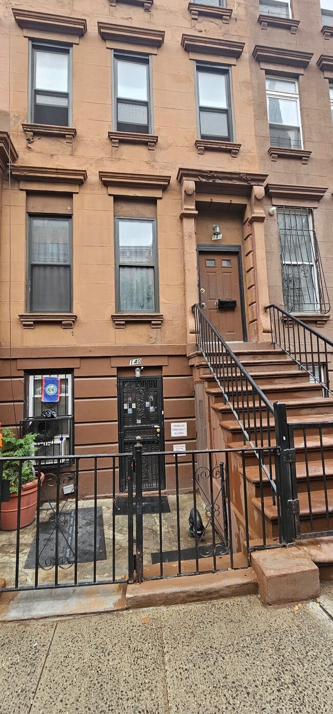 Building Photo - 140 W 123rd St Unit Apartment 2