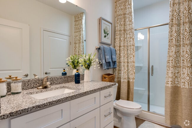 2BR, 2BA - 1,168SF - Secondary Bathroom