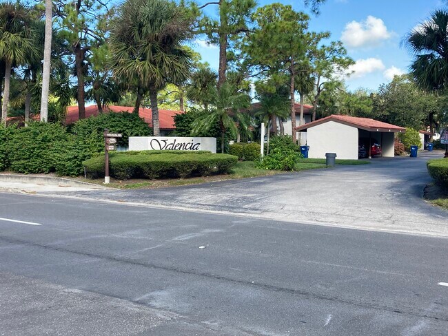 Located in a beautiful, secluded area of SW Bradenton