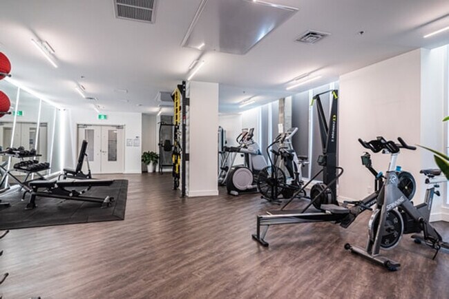 Photo - 1659 Rue Saint-Christophe Unit SI ID1318616P