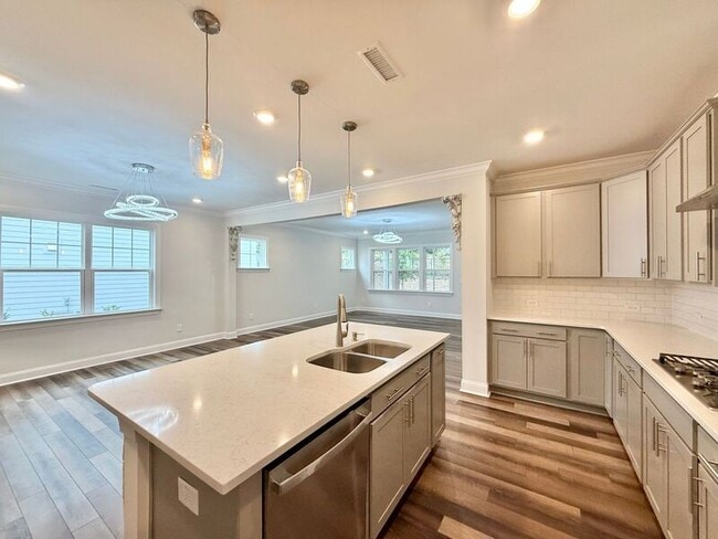 Photo - 1120 Copper Beech Ln