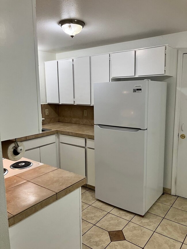 Photo - 2429 NE Saratoga St