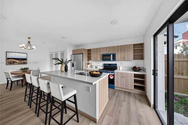 Photo - 936 NW 10th St