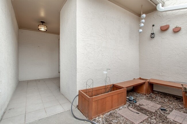 Photo - 13109 Burninglog Ln